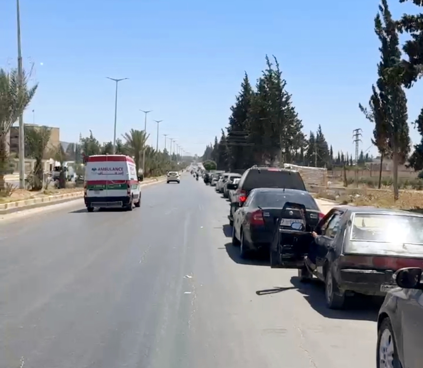 رجعت حليمة لعادتها القديمة.. البنزين يتبخر من محطات حماة